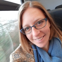 Perth and Kinross Singing Mamas with Fiona logo